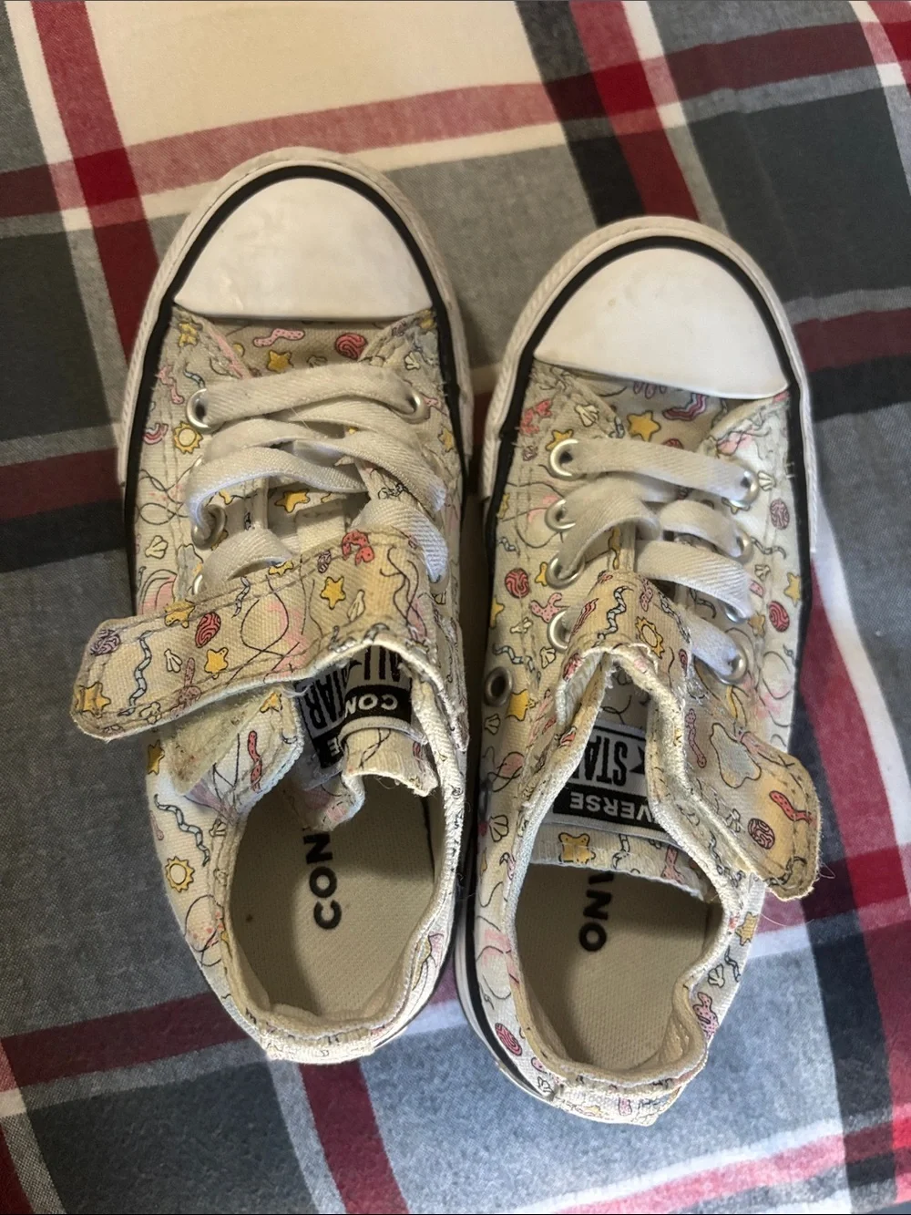 Converse Kids White Canvas Sneakers with Multicolor Star & Sea Pattern